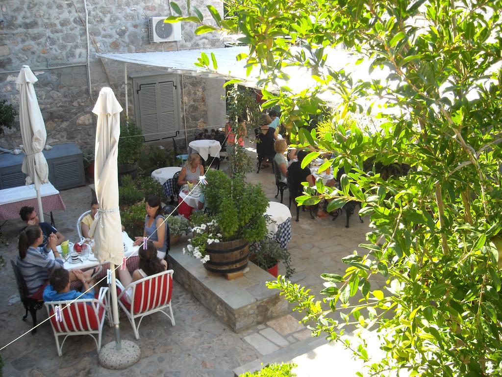 Theano Guesthouse Hydra  Bagian luar foto